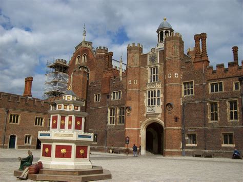 tudor places of interest|famous tudor palaces.